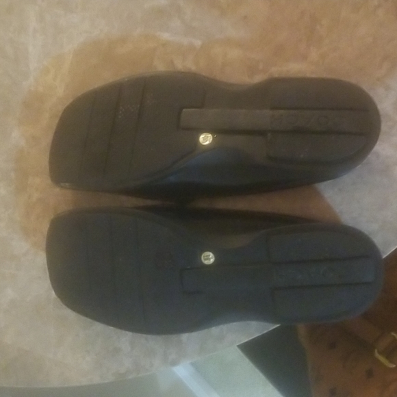 Coach - Picture 4 of 5